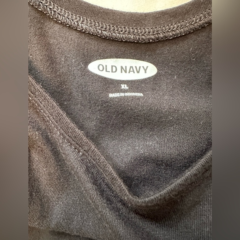 Old Navy Black Scoop Neck Tank Top - Picture 3 of 3